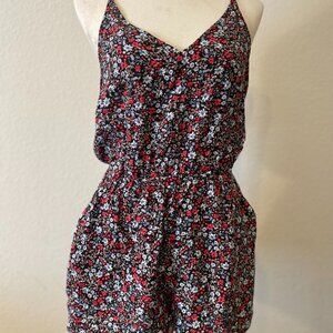 EUC Women's Divided‎ Brand Spaghetti Strap One Piece Romper Shorts Size 8
